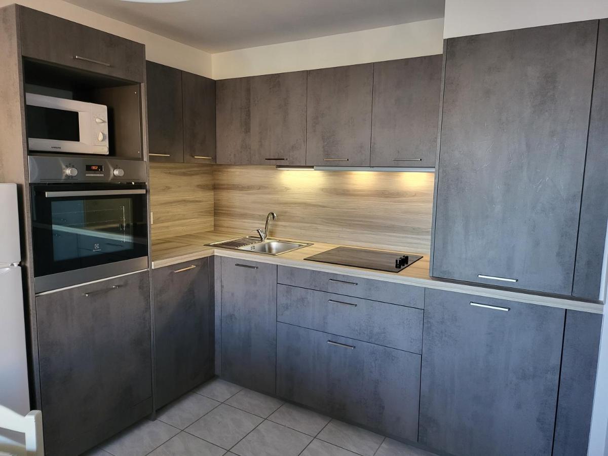 Le Corail Apartment วัลราส์-ปลาจ ภายนอก รูปภาพ